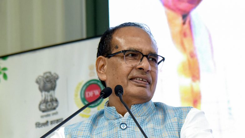 India News | Shivraj Chouhan Visits Amritsar, Targets Congress over Women's Reservation
