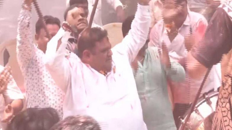 India News | Non-Marathi Auto Drivers Celebrate After Maharashtra Govt Gives One-year Extension to Learn Marathi