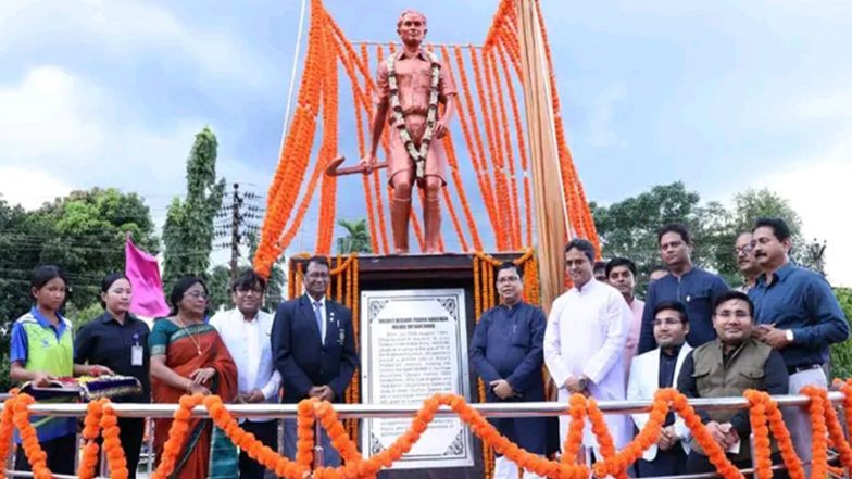 India News | Tripura CM Manik Saha Unveils Major Dhyan Chand Statue on National Sports Day