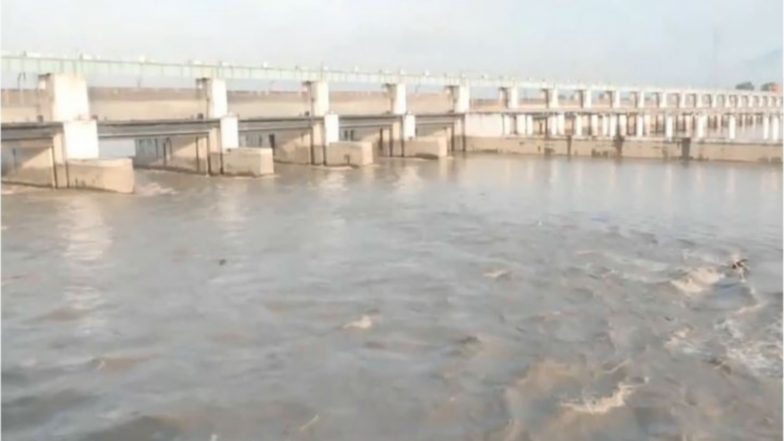 India News | Bihar: Gandak River Water Level Fluctuates Amid Flood Situation in Nepal; Remains Below Danger Mark