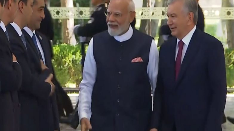 World News | PM Modi Receives Ceremonial Welcome in Tashkent in Presence of Uzbekistan President Mirziyoyev