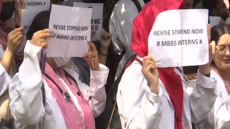 India News | JK: Govt Medical College MBBS Interns Protest, Demand Long-pending Hike in Monthly Stipend