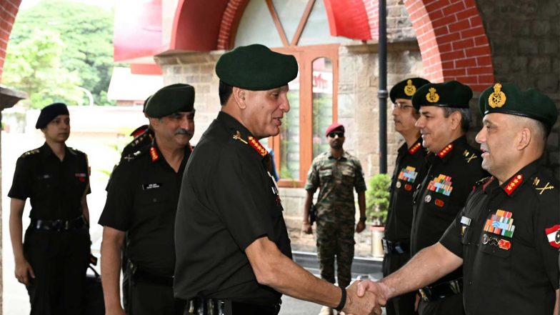 India News | COAS General Dhiraj Seth Reviews Operational Preparedness at Southern Command, Felicitates Veterans  with Yoddha Seva Samman