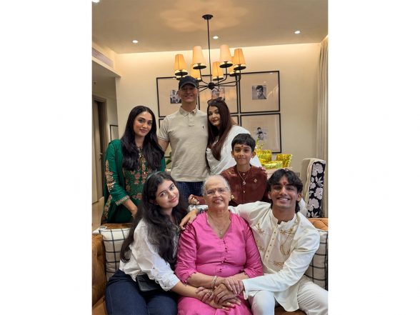 娱乐新闻 |艾西瓦娅·雷 (Aishwarya Rai) 与粉丝一起庆祝 Raksha Bandhan 的罕见照片给家人留下了深刻的印象。