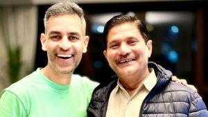 social-viral-Ankur Warikoo Calls His Long-Time Driver One of His Best Investments; Here's Why