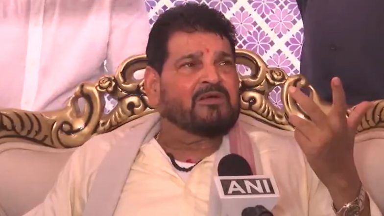 Brij Bhushan Sharan Singh Acquitted: Former WFI Chief Reacts on Court Verdict in Wrestlers&rsquo; S*xual Harassment Case (Videos)