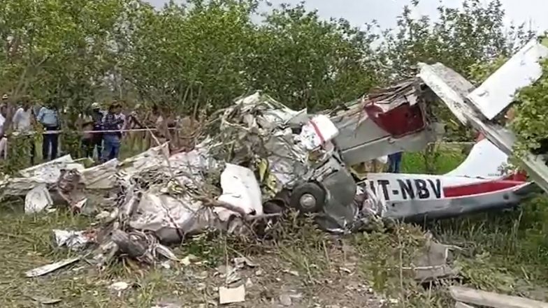 Kanpur Aircraft Crash Video: 2 Pilots Killed As Training Plane Crashes in Field in UP