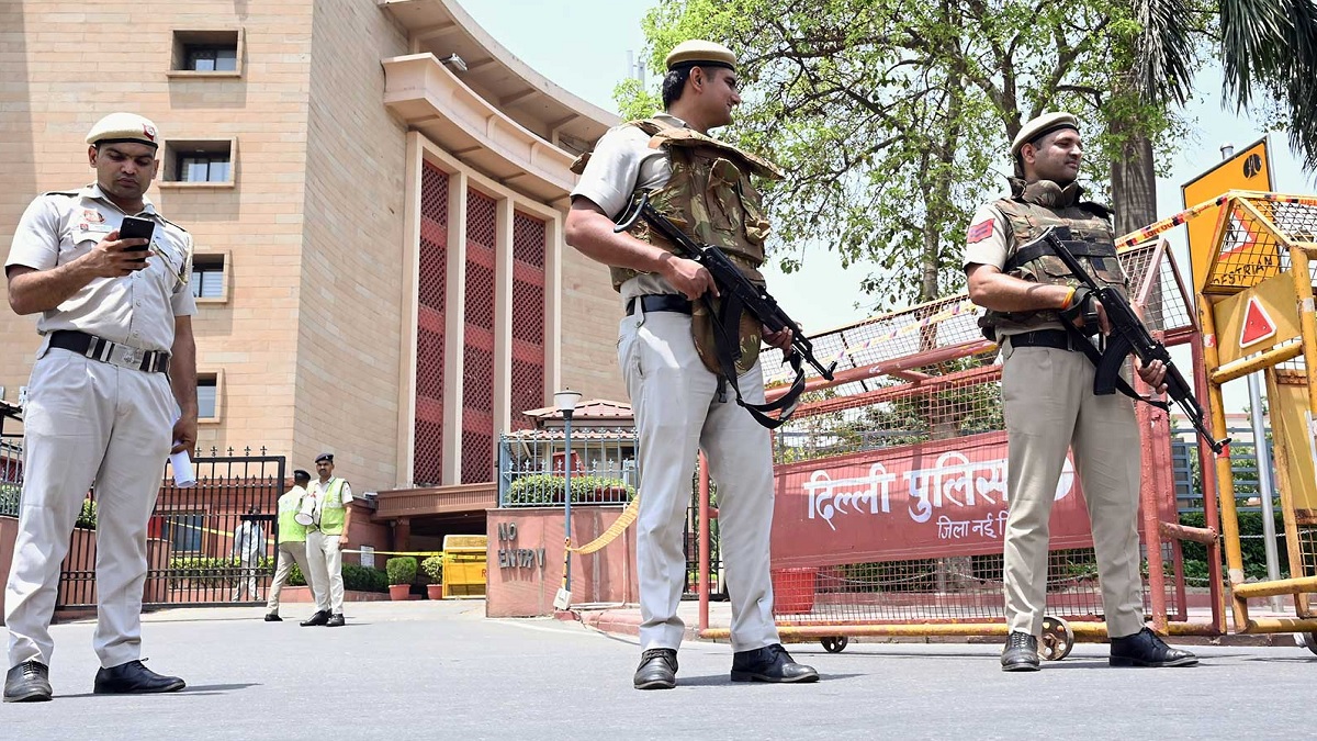 IAF Wing Commander Honey-Trapped, Leaked Defence Secrets to Pakistan | Quick Digest