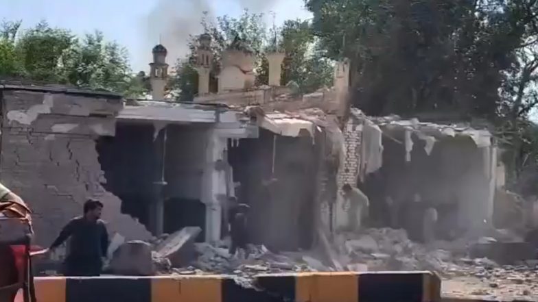 Pakistan Mosque Blast: 7 Killed, Over 30 Injured as Powerful Bomb Tears Through Kohat Mosque (Video)