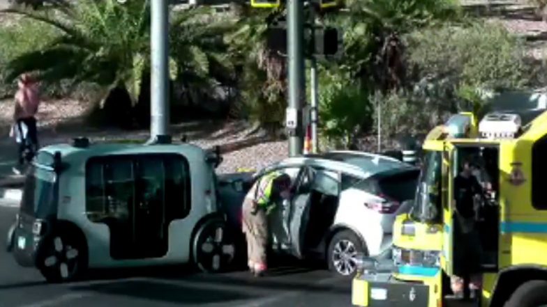 US: 1 Hospitalised After Zoox Autonomous Vehicle and SUV Collide on Las Vegas Strip (Video)
