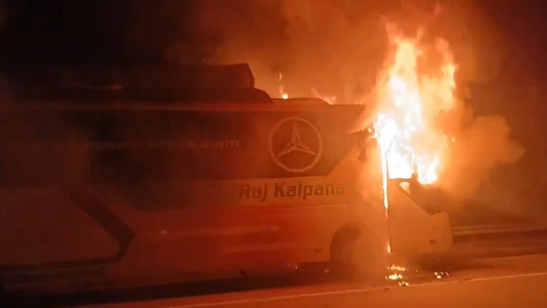 Greater Noida Bus Fire: 9 Killed as Double-Decker Bus Catches Fire on Yamuna Expressway (Videos)