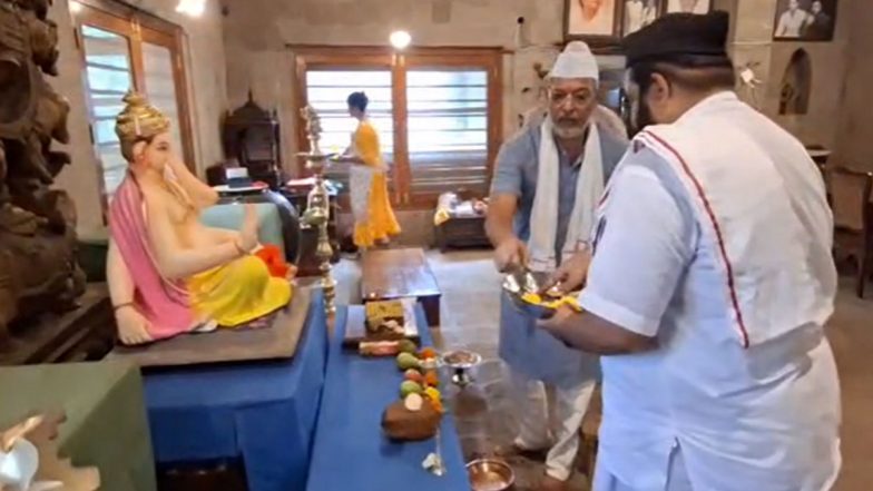Nana Patekar Marks Ganesh Chaturthi Celebrations With Family in Mumbai (Video)