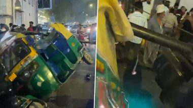 Delhi Traffic Pole Collapse Video: 2, Including Child, Injured After Traffic Pole Falls Near Connaught Place&rsquo;s Minto Bridge