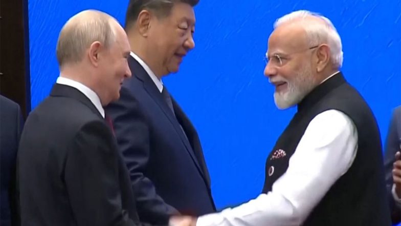 World News | PM Modi, Chinese President Xi, Russian President Putin Share Handshake as World Leaders Gather for SCO Summit