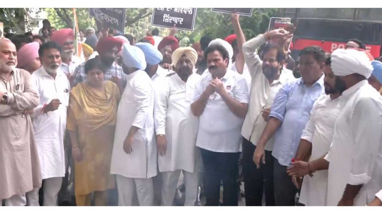 India News | Punjab, Haryana Congress Leaders Protest Against FIR on Rahul Gandhi Amid 'purification' Row; Several Detained