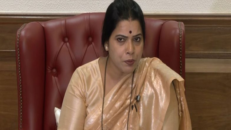 India News | Mumbai Mayor Ritu Tawde Convenes Review Meeting at BMC Headquarters to Discuss Ganesh Chaturthi Preparations
