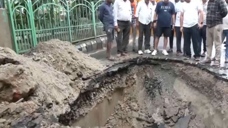 India News | Uttar Pradesh: Motorcyclist Injured After Falling into Road Cave-in in Lucknow