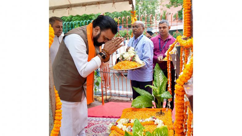 India News | Bihar CM Samrat Choudhary Pays Tribute to Former CM Daroga Prasad Rai on Birth Anniversary