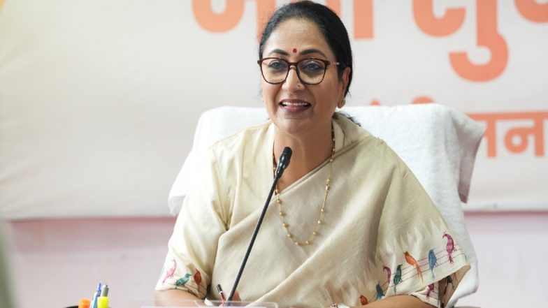 India News | Delhi CM Rekha Gupta Directs Officials to Ensure Prompt Resolution of Citizens' Grievances
