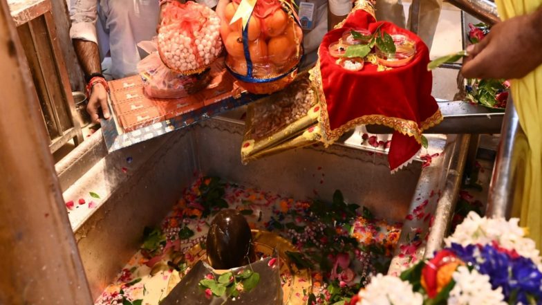 India News | Gift Items Sent from Kashi Vishwanath Dham for Lord Laddu Gopal for the Auspicious Occasion of Krishna Janmashtami