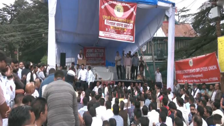 India News | HPSEB Employees Gherao Himachal Assembly; Demand Old Pension Scheme, Recruitment to Fill 11,500 Vacancies
