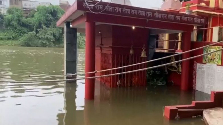 India News | UP: Ganga Water Level Crosses Warning Mark in Varanasi, Rises at 2 Cm Per Hr