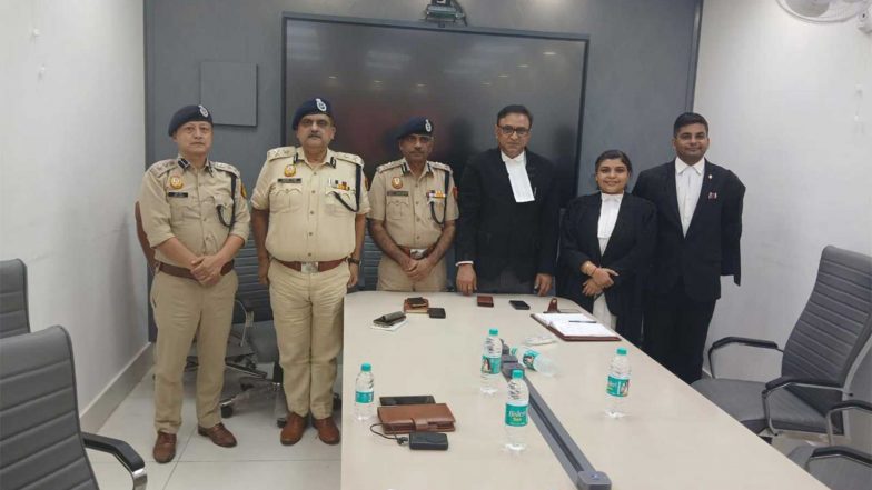 India News | Delhi Traffic Police Meets Courts Bar Associations; Briefs Them on Traffic, Parking Plans for BRICS Summit