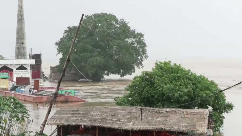 India News | Bihar: Ganga River Likely to Cross Highest Flood Level in Patna in Next Few Hours, Authorities Put Districts on Alert
