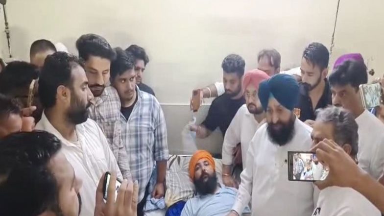India News | “No Citizen Should Face Such Brutality for Exercising Their Democratic Right”: Punjab LoP Bajwa Condemns Alleged Assault on Youth Who Waved ‘black Flag’ at CM Mann