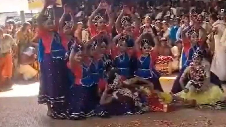 Entertainment News | Devotees Perform Traditional Dance, Offer Prayers at Guruvayur Temple on Janmashtami