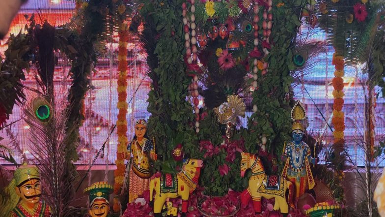 India News | Krishna Janmotsav Celebrated with Devotion and Joy at Kashi Vishwanath Dham