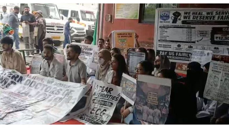 India News | J-K: Intern Doctors’ Protest over Stipend Hike Enters Sixth Day; Govt Says, 'matter Under Process'