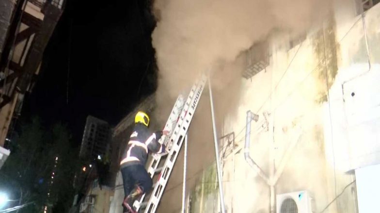 India News | Fire Breaks out at Saraswati Bhavan on Mumbai’s Lamington Road, Seven Rescued