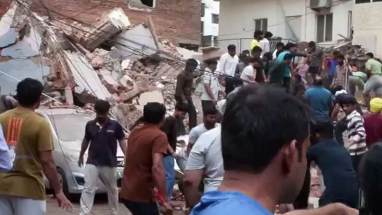 India News | Delhi: Building Collapses Near Satya Niketan; Rescue Operation Underway