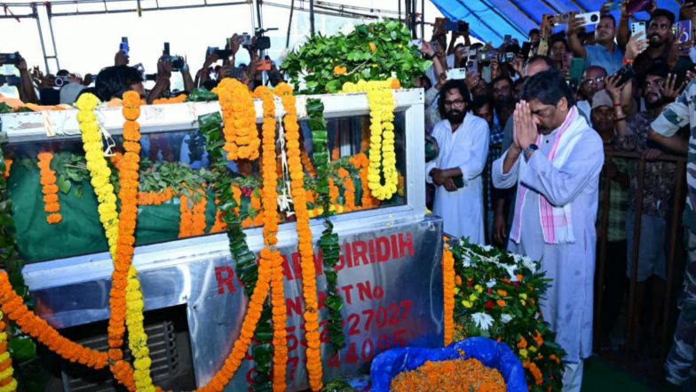 India News | Jharkhand CM Hemant Soren Pays Last Respects to Minister Sudivya Kumar