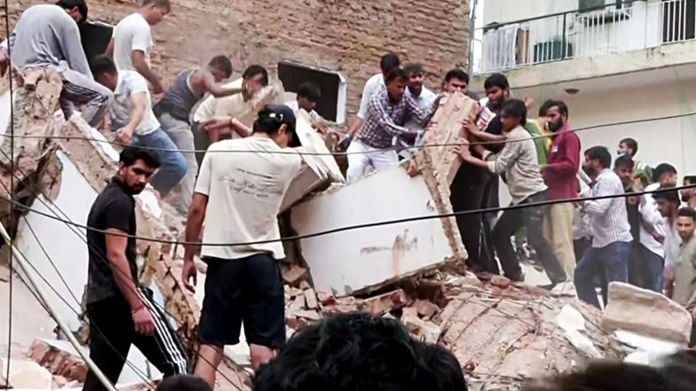 India News | “Govt Must Wake Up from Slumber”: Kejriwal, AAP Leaders Slam Delhi Authorities over Satya Niketan Building Collapse