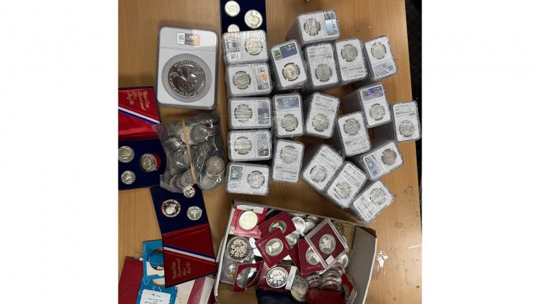 India News | Delhi: Customs at IGI Airport Seize Gold, Silver Coins Worth over Rs 47 Lakh from Doha Passengers