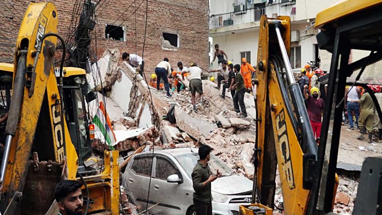 India News | Delhi: MCD Orders Demolition of Satya Niketan Property, Flags ‘ruinous, Dangerous’ Condition