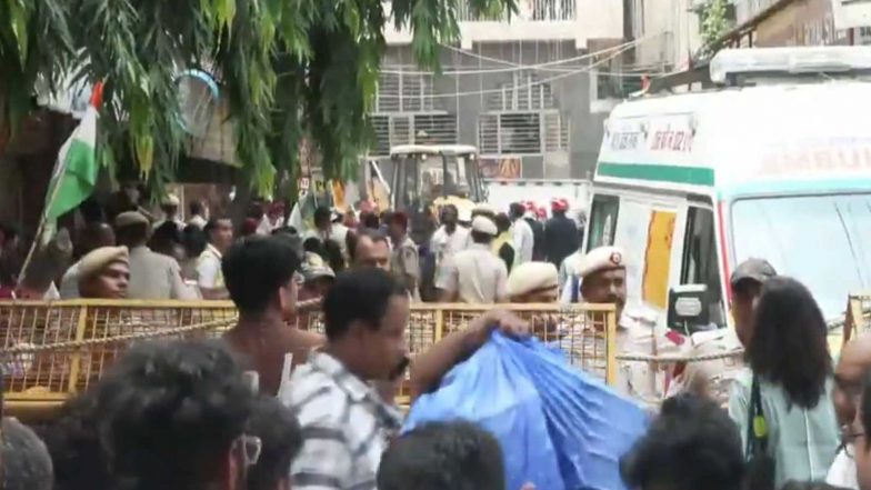 India News | Delhi: 12 Rescued, 7 Dead in Satya Niketan Building Collapse; NDRF Says No Specific Figure on Trapped People