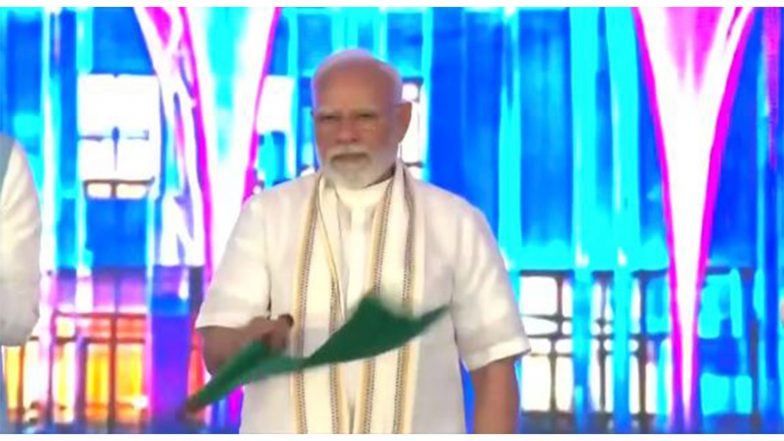 India News | Gujarat: PM Modi Lays Foundation Stone, Inaugurates Development Projects Worth over Rs 35,000 Crore in Vadodara