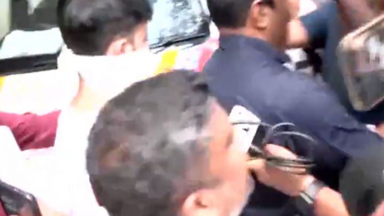 India News | Maharashtra: Two Arrested Individuals Posing at PM Modi's Mumbai Event Venue Sent to Police Custody Till September 11