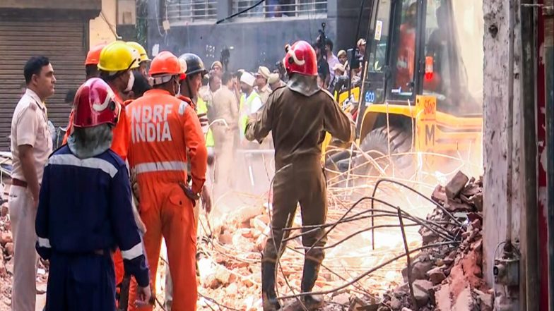 India News | Satya Niketan Building Collapse: Labour Contractor Apprehended in Uttar Pradesh’s Kasganj; Owners Sent to Custody