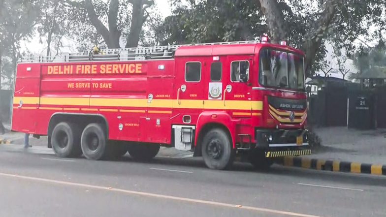 India News | Delhi: 1 Dead, 4 Injured in Cylinder Blast in Okhla