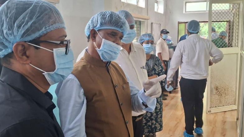 India News | Odisha Forest, Environment and Climate Change Minister Reviews Care Arrangements for Five Rescued Juvenile Orangutans at Nandankanan Zoological Park