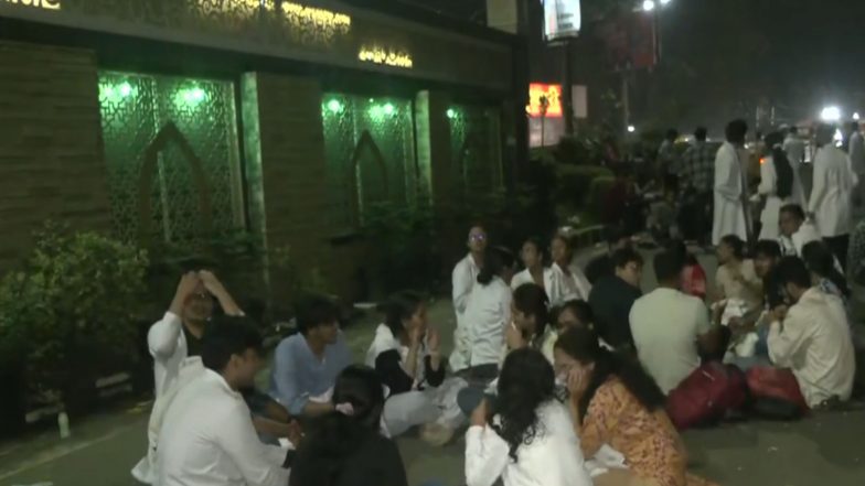 India News | MBBS Interns Continue Protest in Bhopal over Stipend Hike; Delegation Meets Govt Officials, Warn of Continuing Strike if Demands Unmet