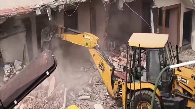 India News | Sagar Hooch Tragedy: District Administration Demolishes Illegal Establishment of Accused