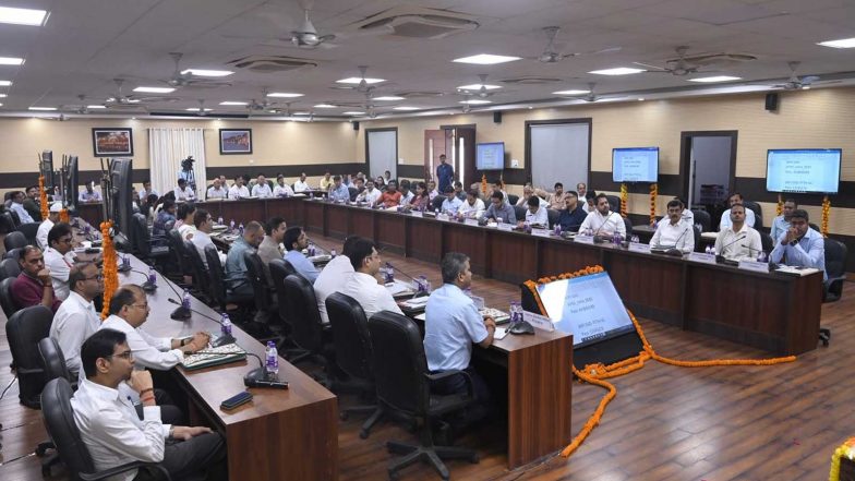 India News | Uttar Pradesh: ECI Holds Workshop in Varanasi on FLC of EVMs, VVPATs Ahead of Polls