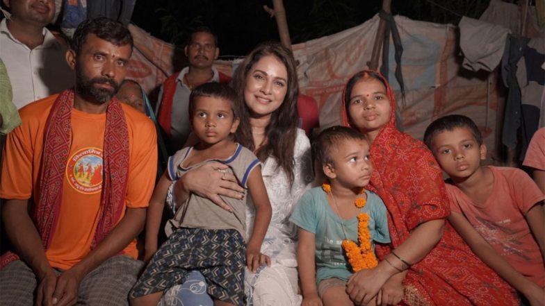 Business News | Bhojpuri Star Pakkhi Hegde Turns Lifesaver for Buxar Flood Victims Through the Pakkhi Foundation