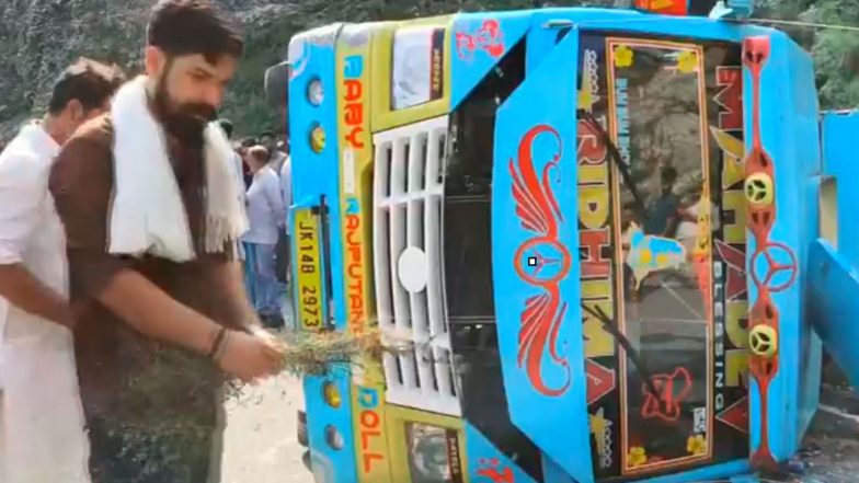 India News | J-K: 2 Dead, Five Injured After Minibus Meets with Accident on Reasi-Bakal Road