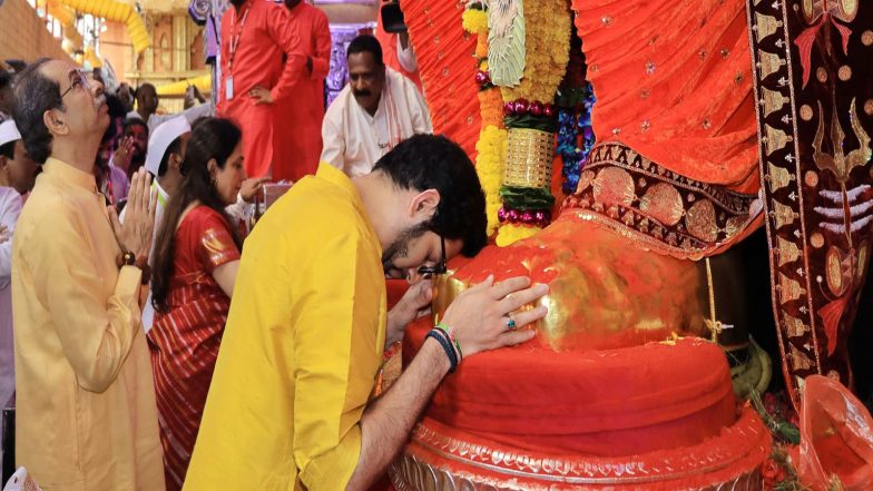 India News | Uddhav Thackeray Visits Ganesh Gully with Family for Ganesh Chaturthi Celebrations in Mumbai
